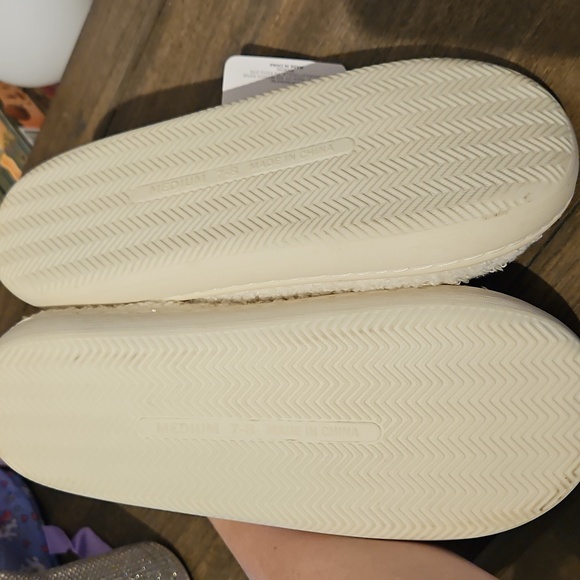 Dolly Parton Cozy White and Pink Slippers with Red Western Design - Picture 2 of 2